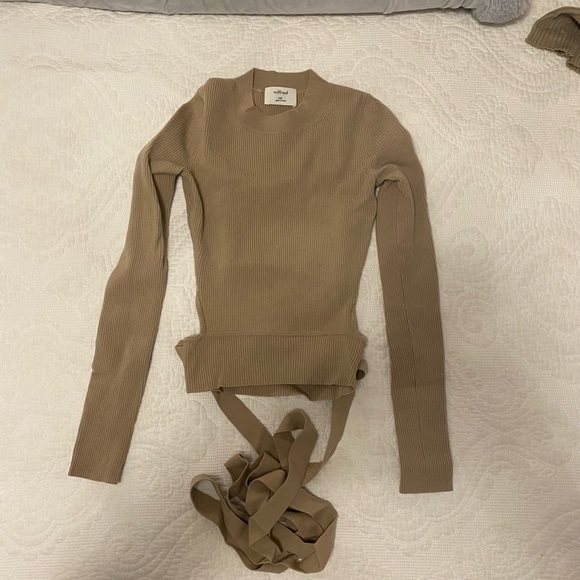 Wilfred Long Sleeve Crop Top with Open Back - Picture 1 of 3